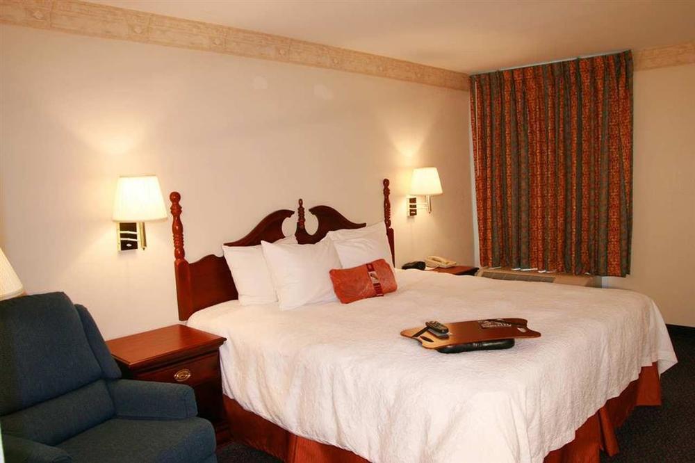 Hampton Inn Cornelia Szoba fotó