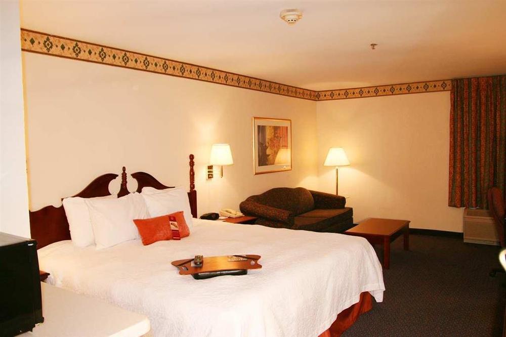 Hampton Inn Cornelia Szoba fotó